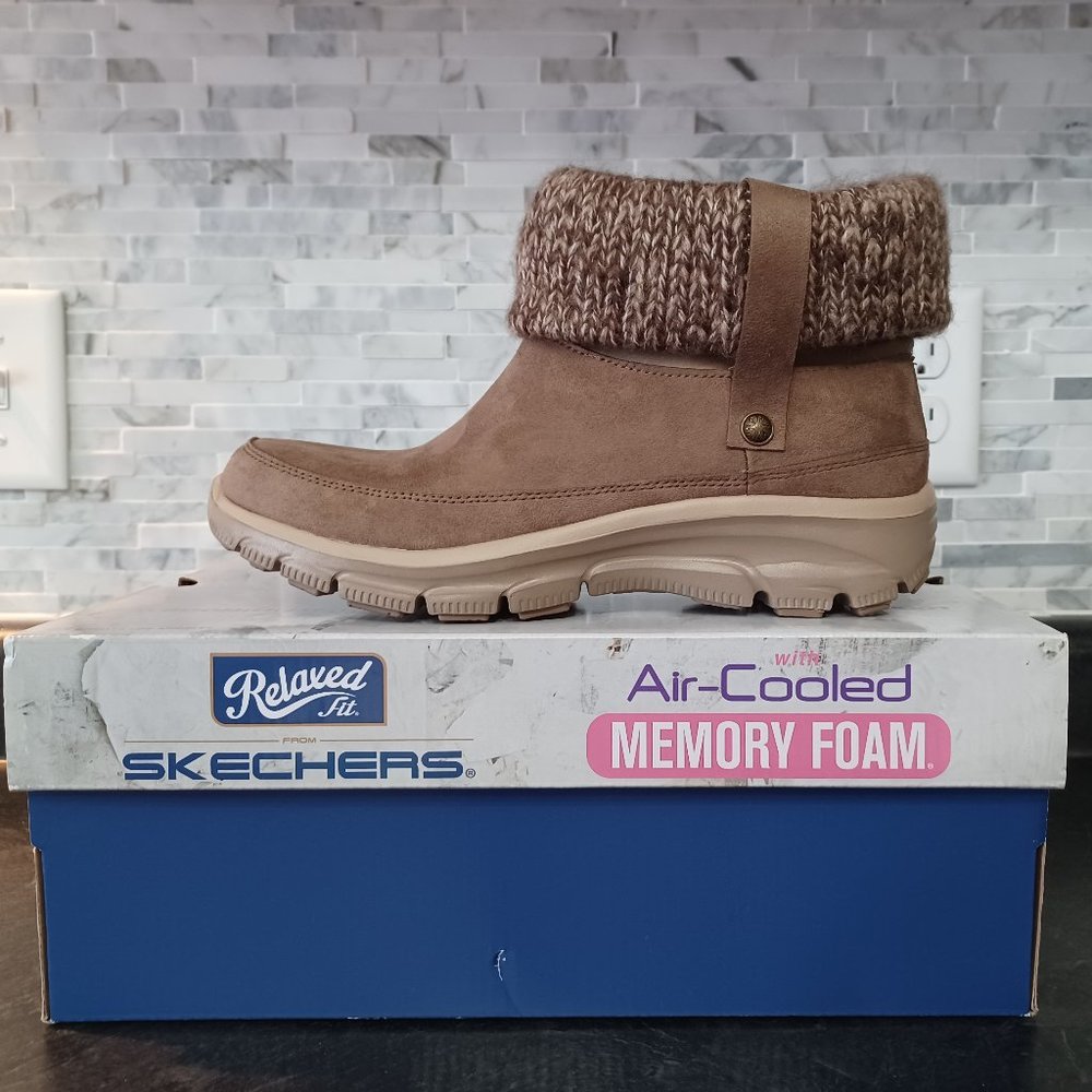 Skechers Easy Going-Heighten Women's Size 9.5